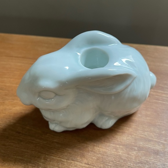 Vintage Takahashi Ceramic 5" White Bunny Rabbit Pillar Candle Holder - Picture 3 of 5